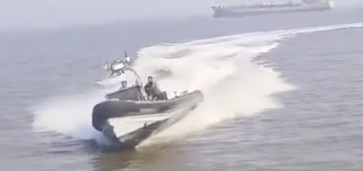 Mindestens 13 Tote nach Kollision eines indischen Marinebootes mit Passagierfähre vor Mumbais Küste